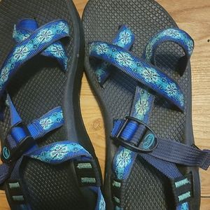 Size 9 wide Chaco sandals